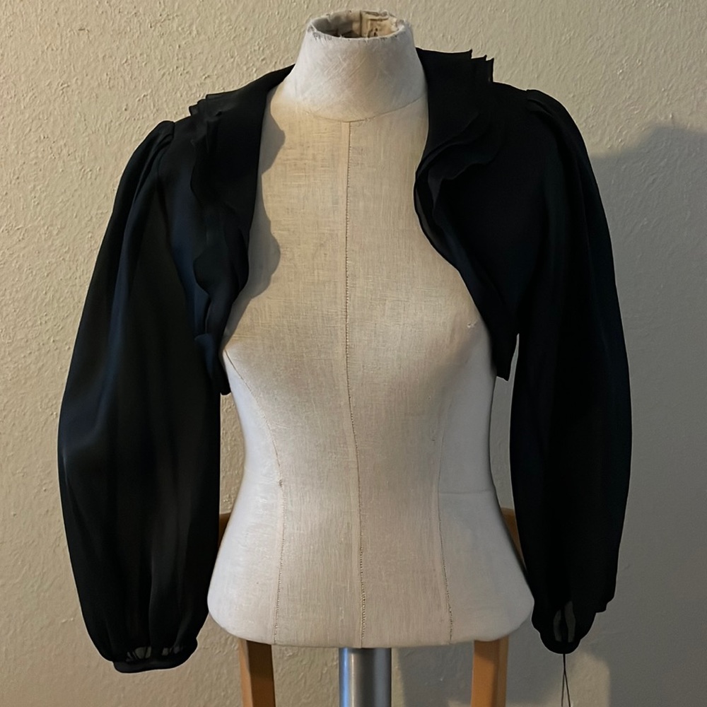 Bolero jacket black color size 40 MUSANI COUTURE 100 %SIlk